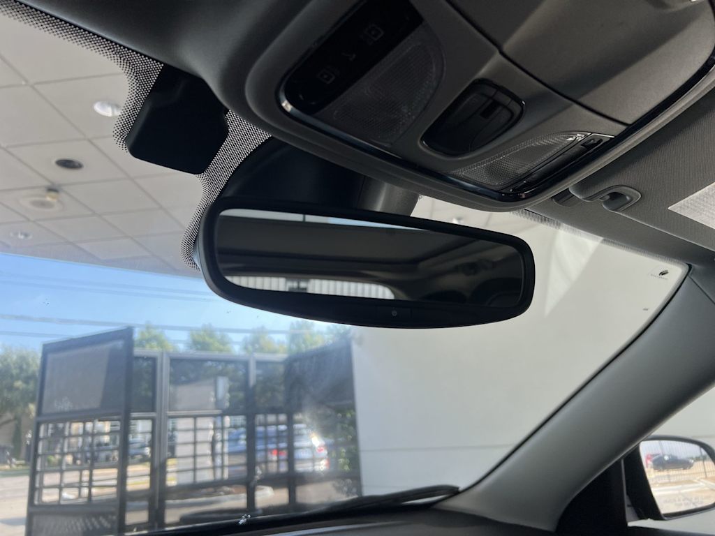 Thumbnail: 2022 Jeep Cherokee - 28