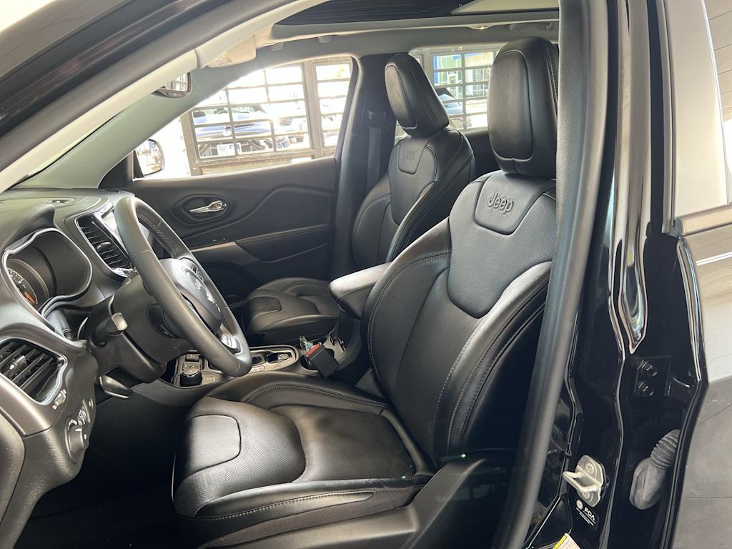 Thumbnail: 2022 Jeep Cherokee - 9