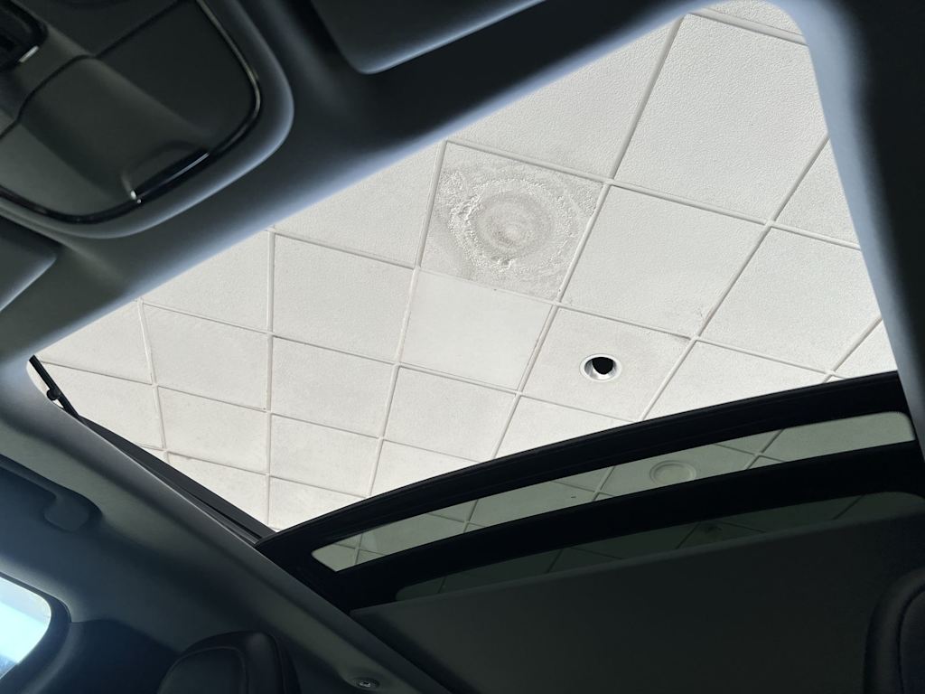 Thumbnail: 2022 Jeep Cherokee - 24