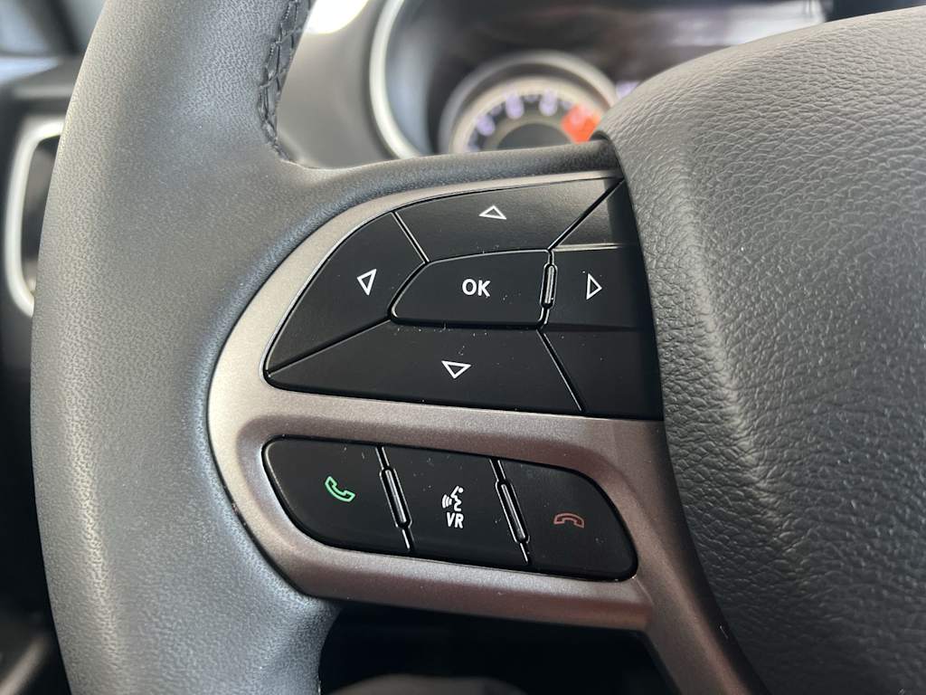 Thumbnail: 2022 Jeep Cherokee - 23