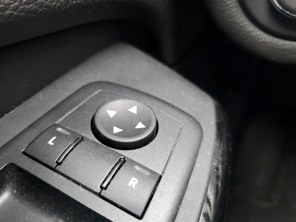 Thumbnail: 2021 Jeep Cherokee - 26
