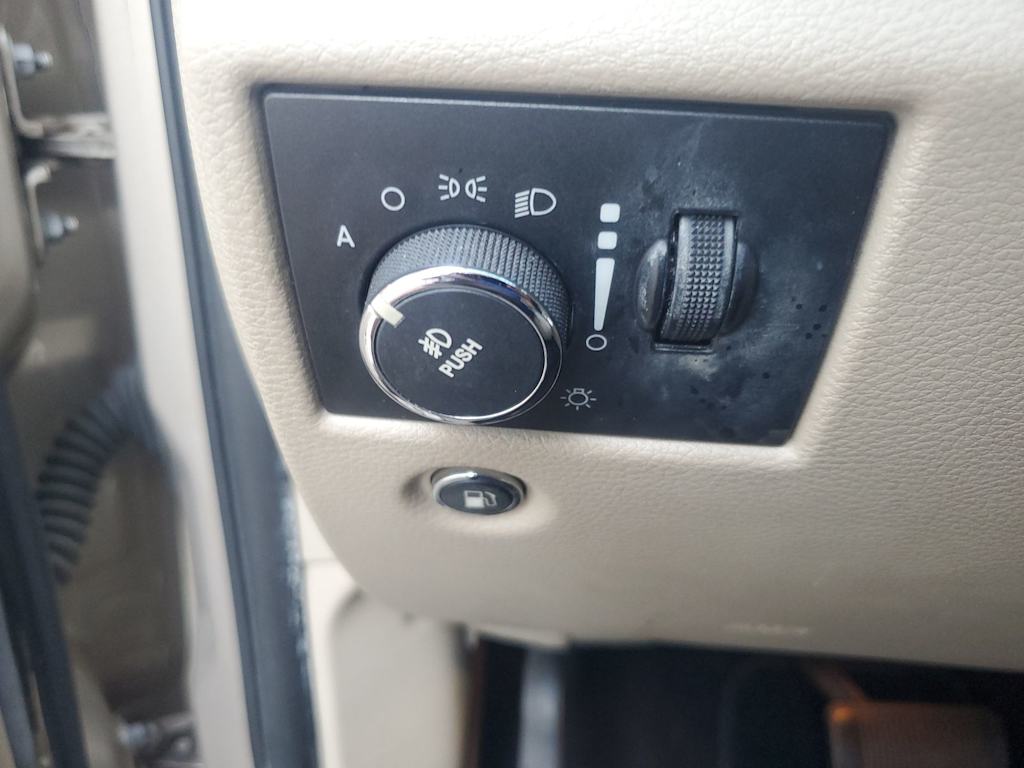 Thumbnail: 2014 Jeep Grand Cherokee - 20