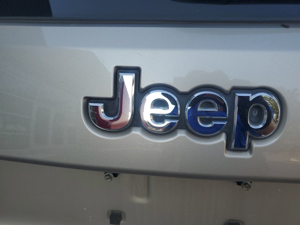 Thumbnail: 2014 Jeep Grand Cherokee - 18