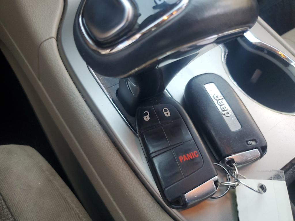Thumbnail: 2014 Jeep Grand Cherokee - 28