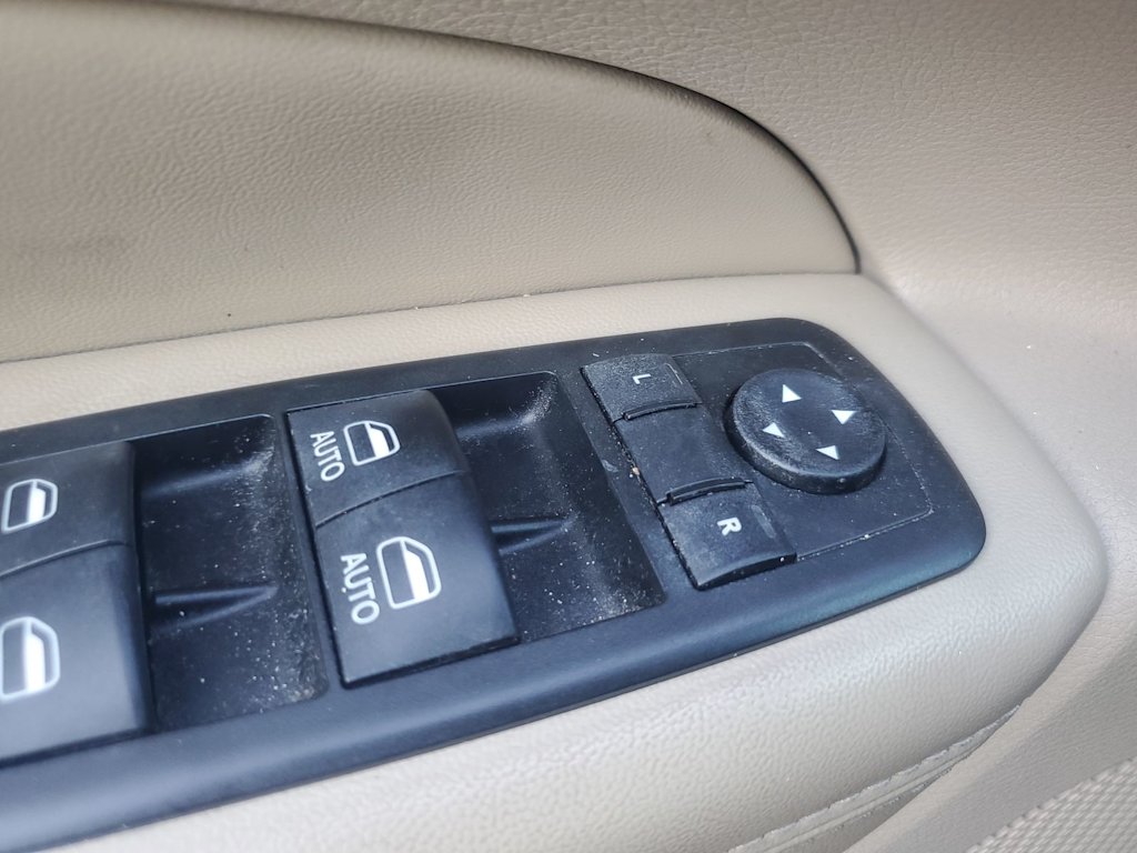 Thumbnail: 2014 Jeep Grand Cherokee - 26