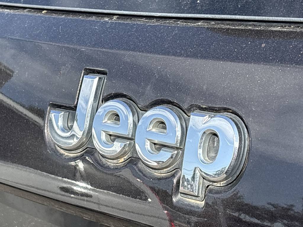 Thumbnail: 2017 Jeep Grand Cherokee - 7