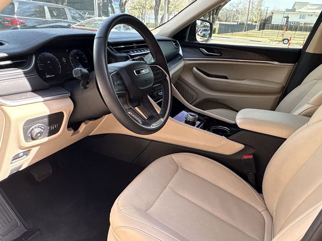 Thumbnail: 2022 Jeep Grand Cherokee L - 2