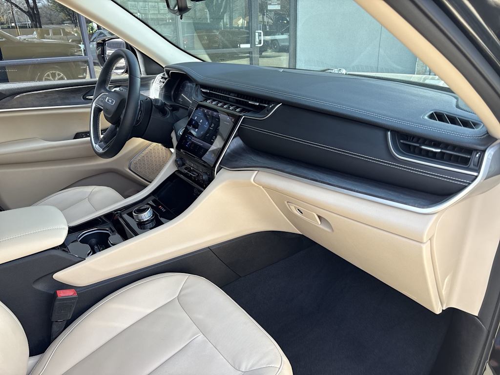 Thumbnail: 2022 Jeep Grand Cherokee L - 13