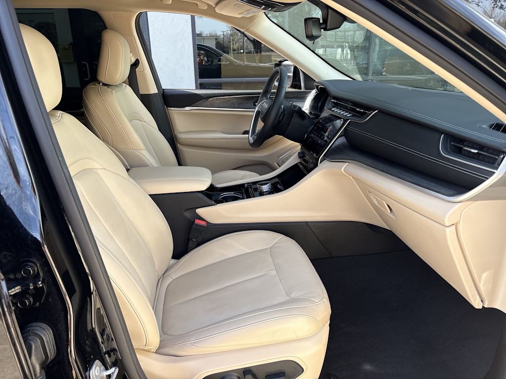 Thumbnail: 2022 Jeep Grand Cherokee L - 32