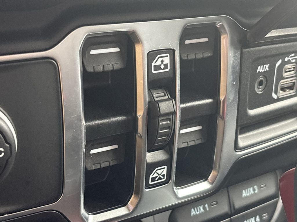 Thumbnail: 2025 Jeep Gladiator - 39