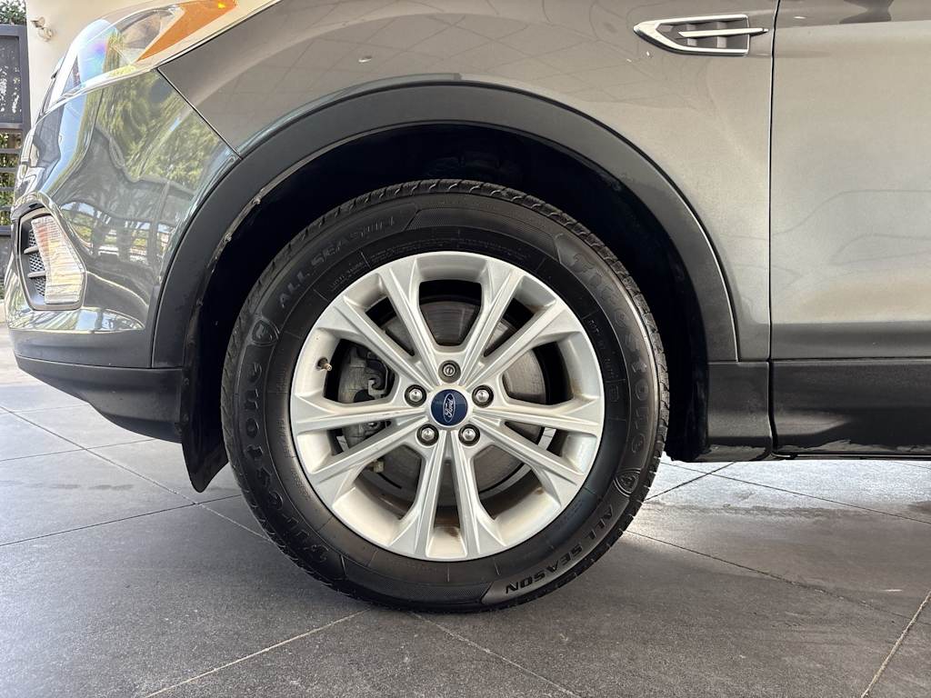 Thumbnail: 2019 Ford Escape - 8