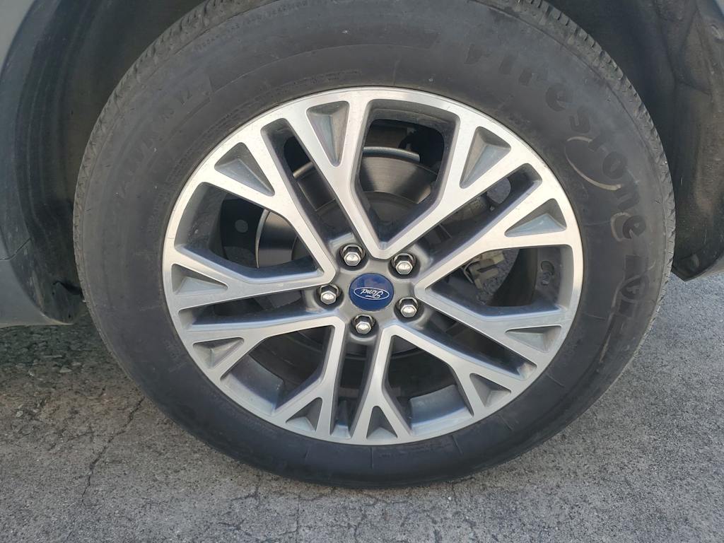 Thumbnail: 2021 Ford Escape - 8