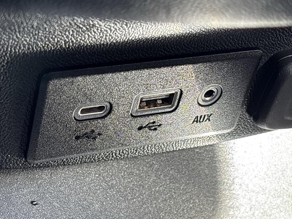 Thumbnail: 2022 Chevrolet Malibu - 28