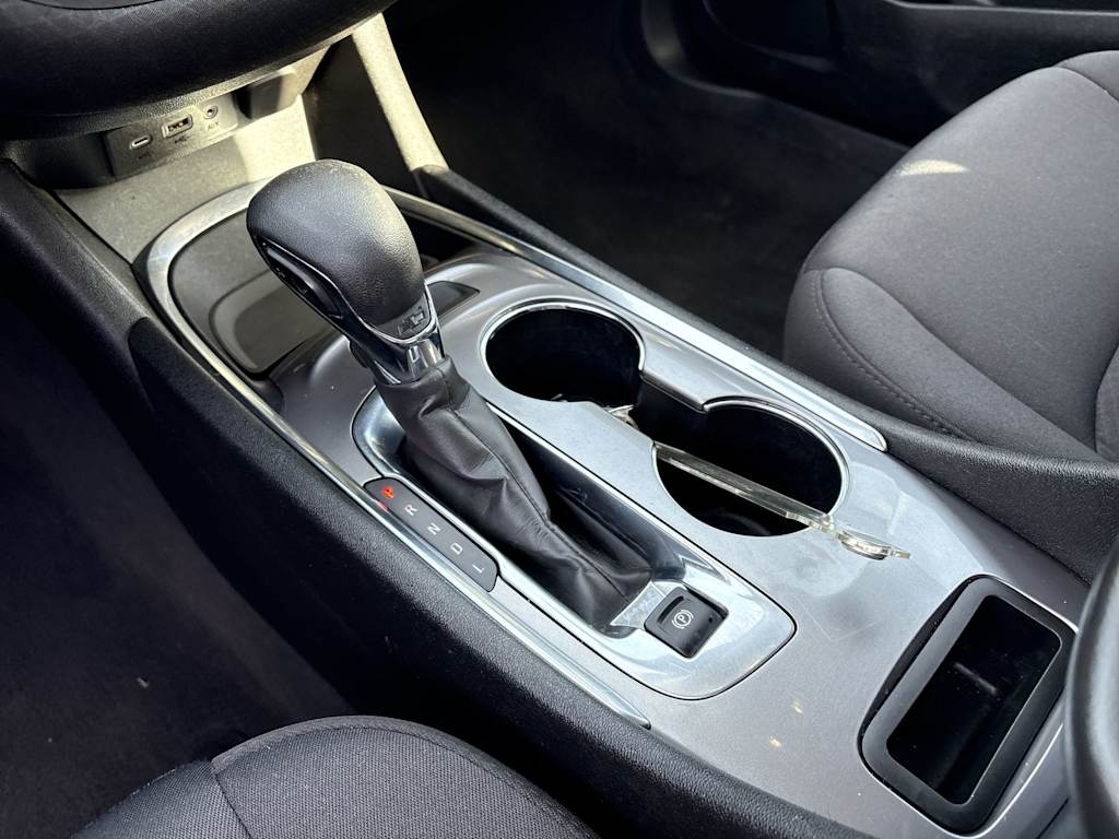 Thumbnail: 2022 Chevrolet Malibu - 16