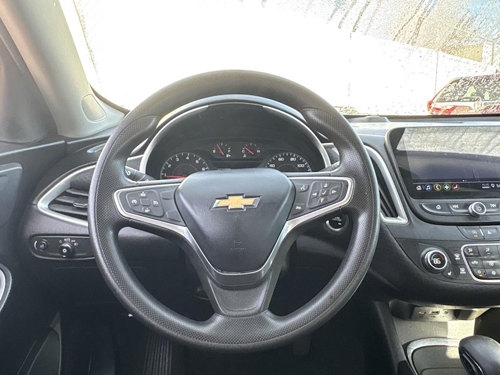 Thumbnail: 2022 Chevrolet Malibu - 13