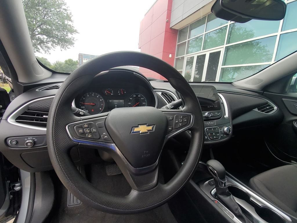 Thumbnail: 2024 Chevrolet Malibu - 9