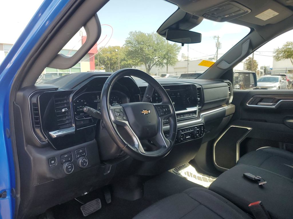 Thumbnail: 2025 Chevrolet Silverado 1500 - 2