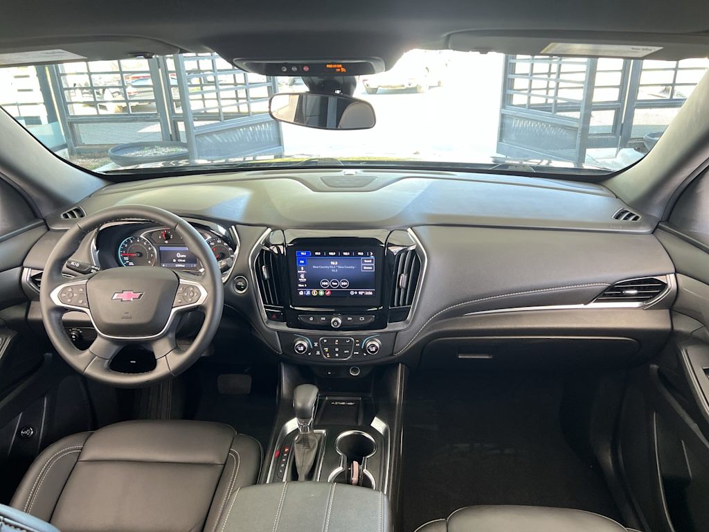 Thumbnail: 2023 Chevrolet Traverse - 2