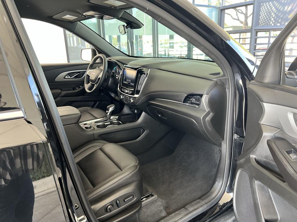Thumbnail: 2023 Chevrolet Traverse - 32