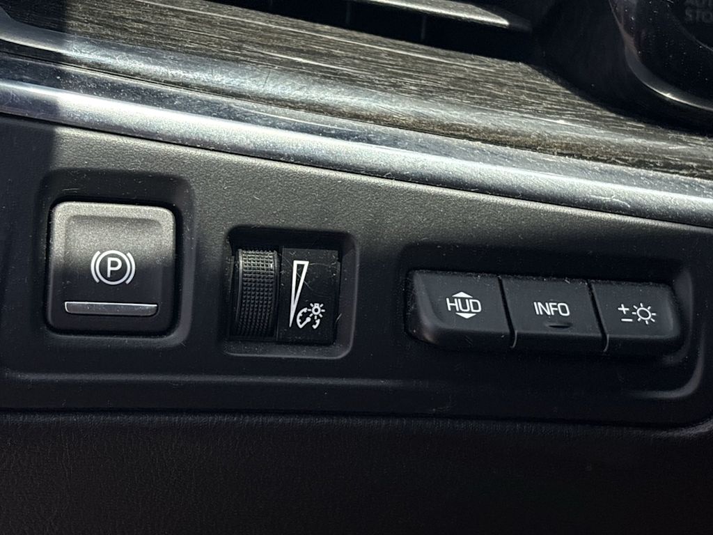 Thumbnail: 2021 Cadillac XT5 - 20