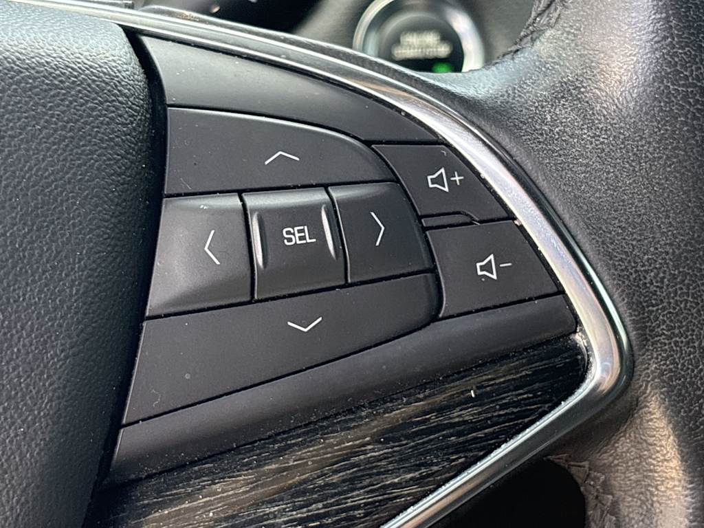 Thumbnail: 2021 Cadillac XT5 - 21
