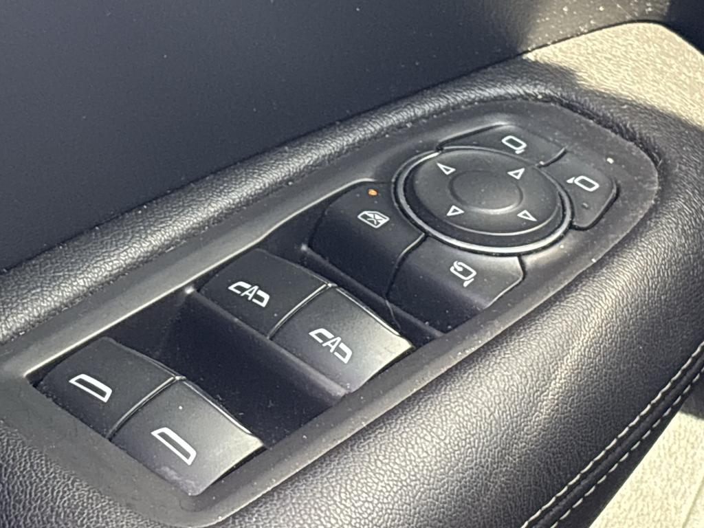 Thumbnail: 2021 Cadillac XT5 - 23