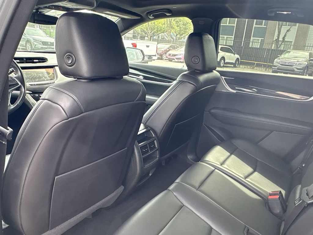 Thumbnail: 2023 Cadillac XT5 - 12