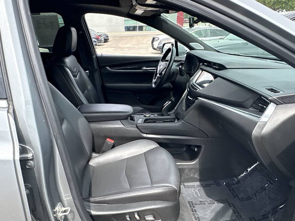 Thumbnail: 2023 Cadillac XT5 - 11