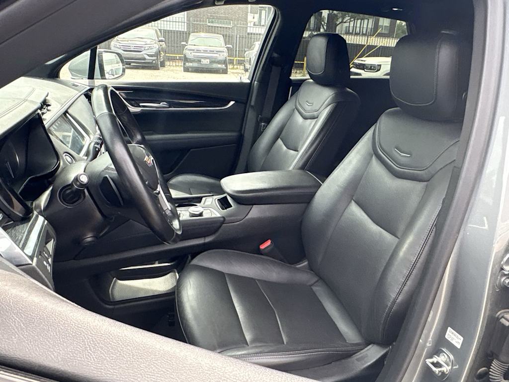 Thumbnail: 2023 Cadillac XT5 - 10