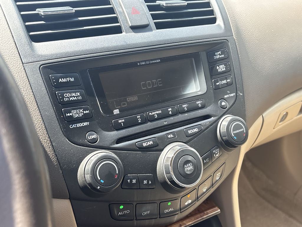 Thumbnail: 2005 Honda Accord - 9
