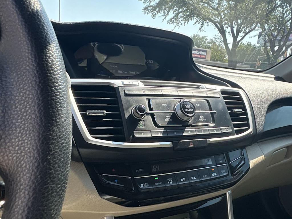 Thumbnail: 2016 Honda Accord - 10