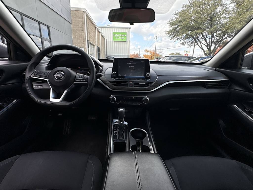 Thumbnail: 2023 Nissan Altima - 9