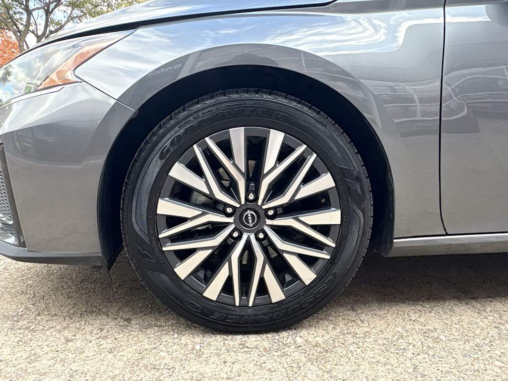 Thumbnail: 2023 Nissan Altima - 8