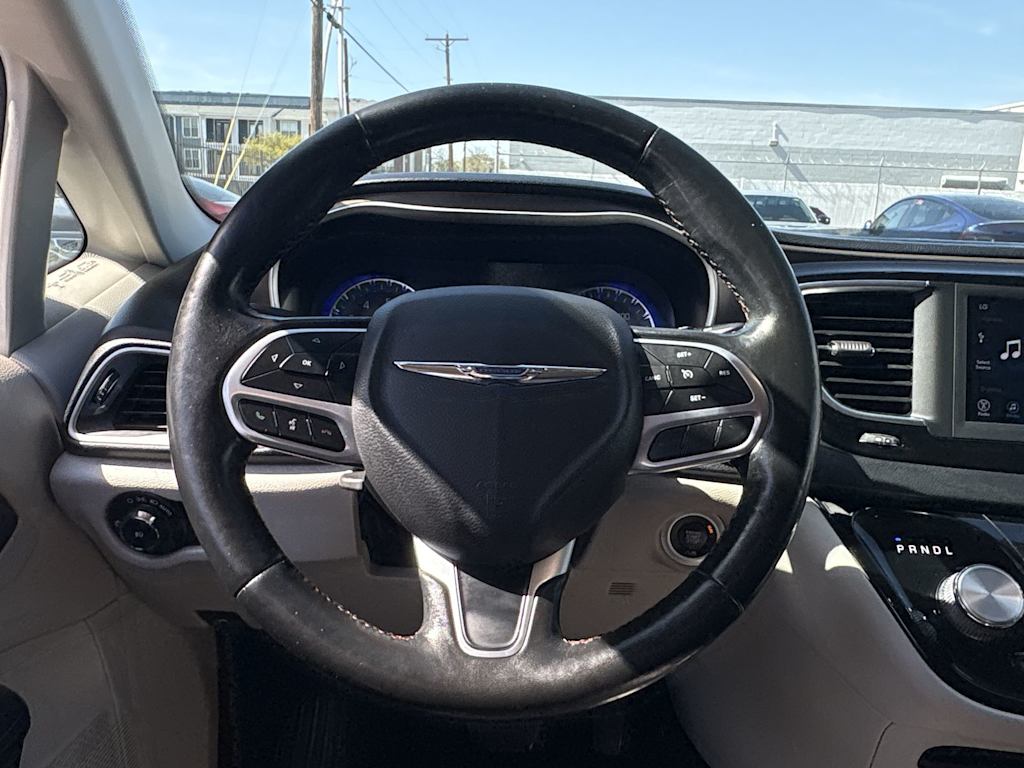 Thumbnail: 2019 Chrysler Pacifica - 14