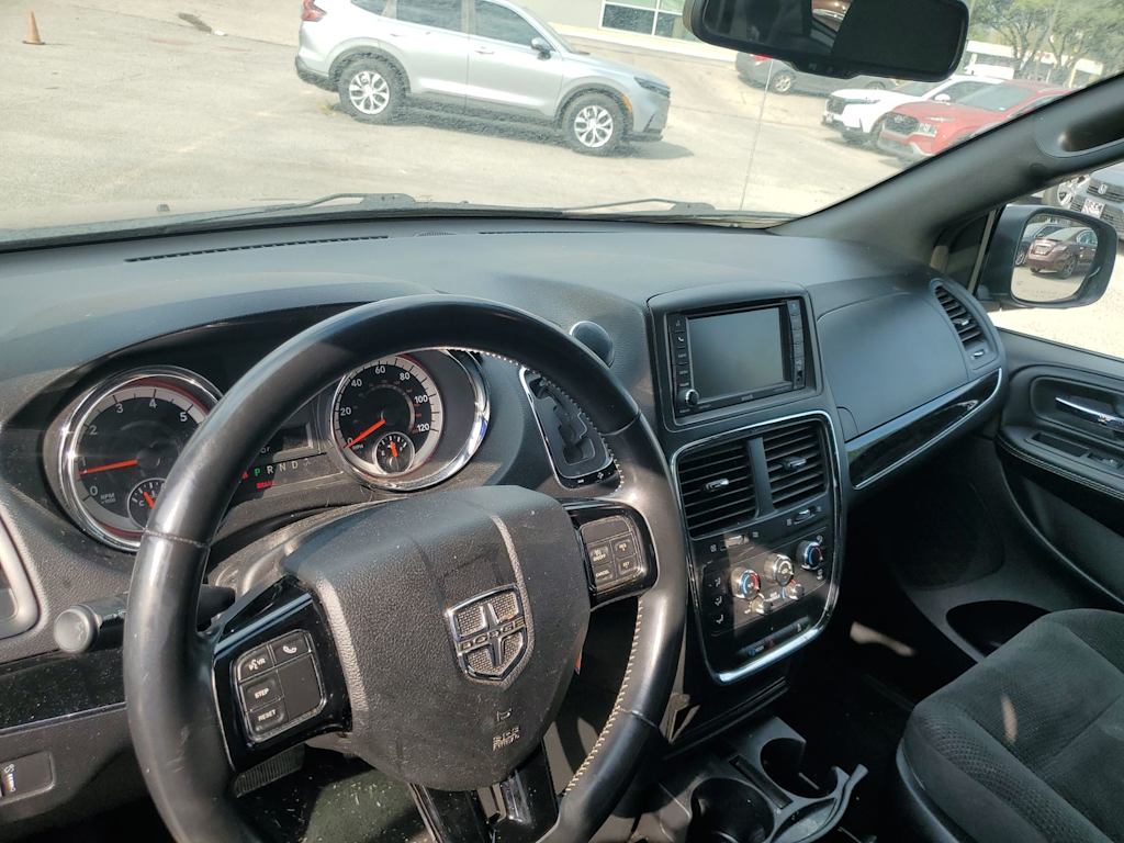 Thumbnail: 2018 Dodge Grand Caravan - 9