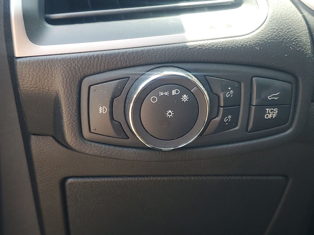 Thumbnail: 2019 Ford Edge - 22
