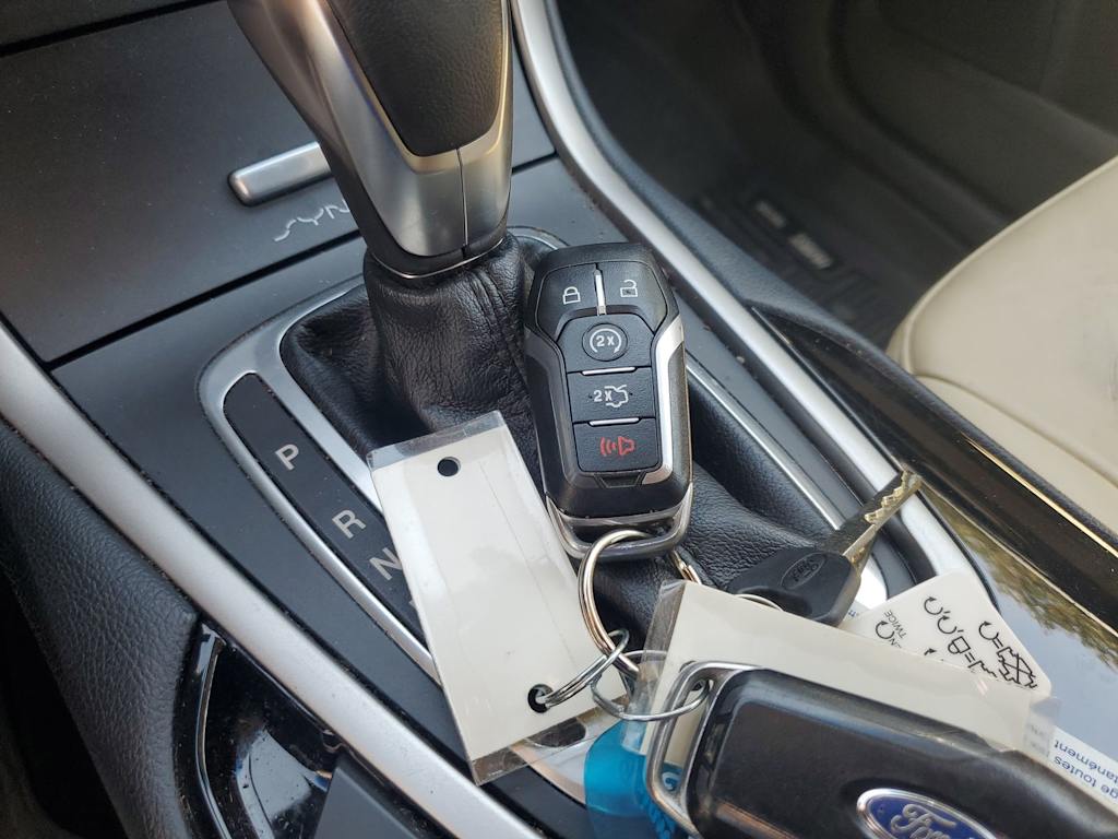 Thumbnail: 2016 Ford Edge - 28