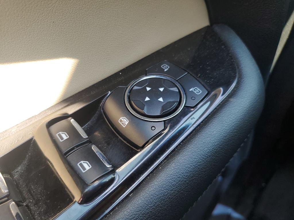 Thumbnail: 2016 Ford Edge - 26