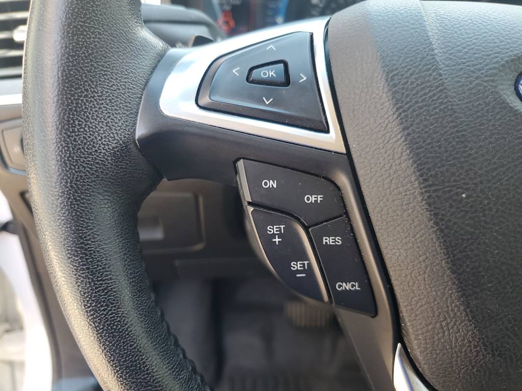 Thumbnail: 2016 Ford Edge - 21