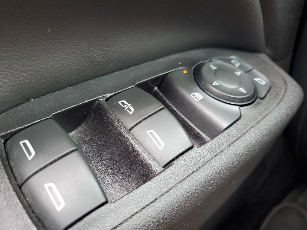 Thumbnail: 2020 Chevrolet Equinox - 25
