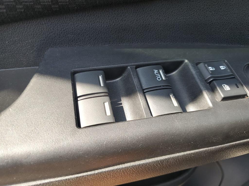 Thumbnail: 2015 Honda CR-V - 25