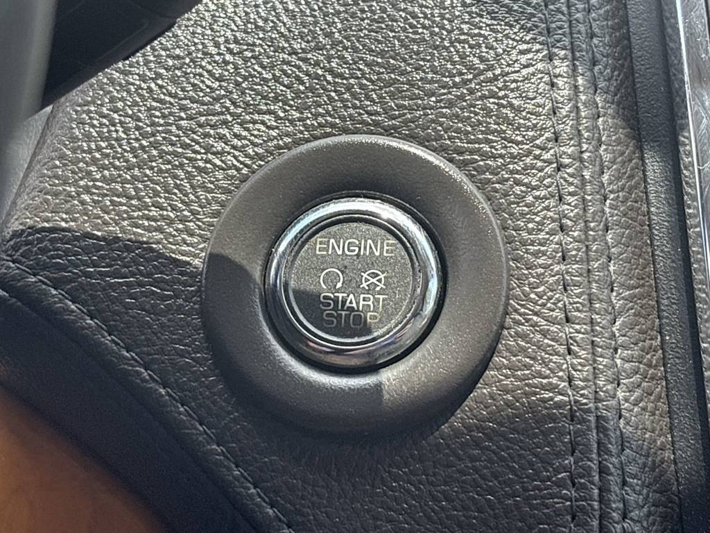 Thumbnail: 2015 Lincoln MKX - 21