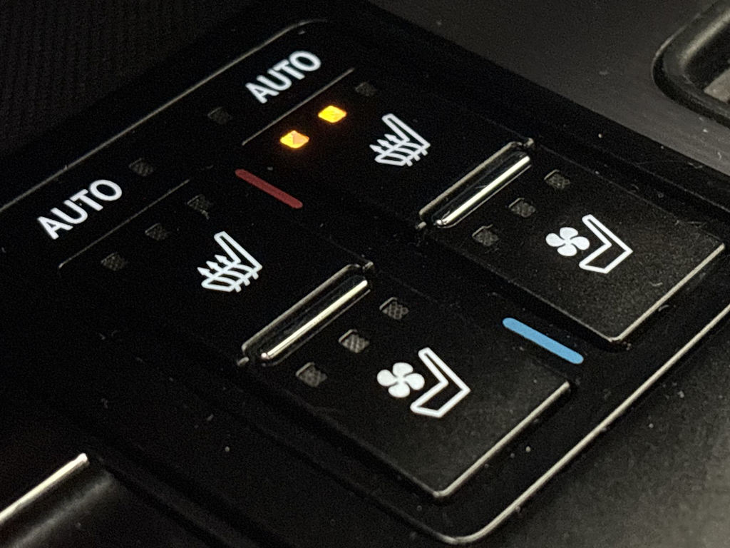 Thumbnail: 2020 Lexus RX - 26