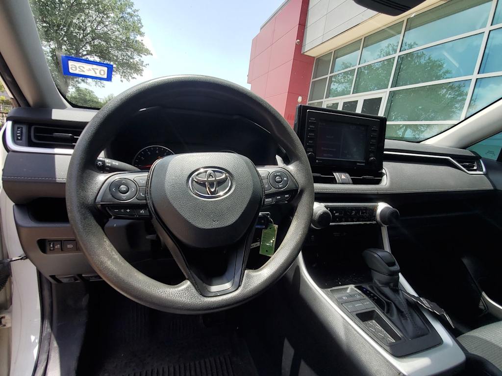 Thumbnail: 2022 Toyota RAV4 - 9