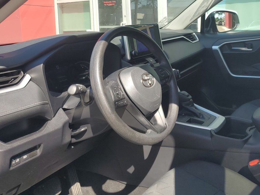 Thumbnail: 2025 Toyota RAV4 - 2