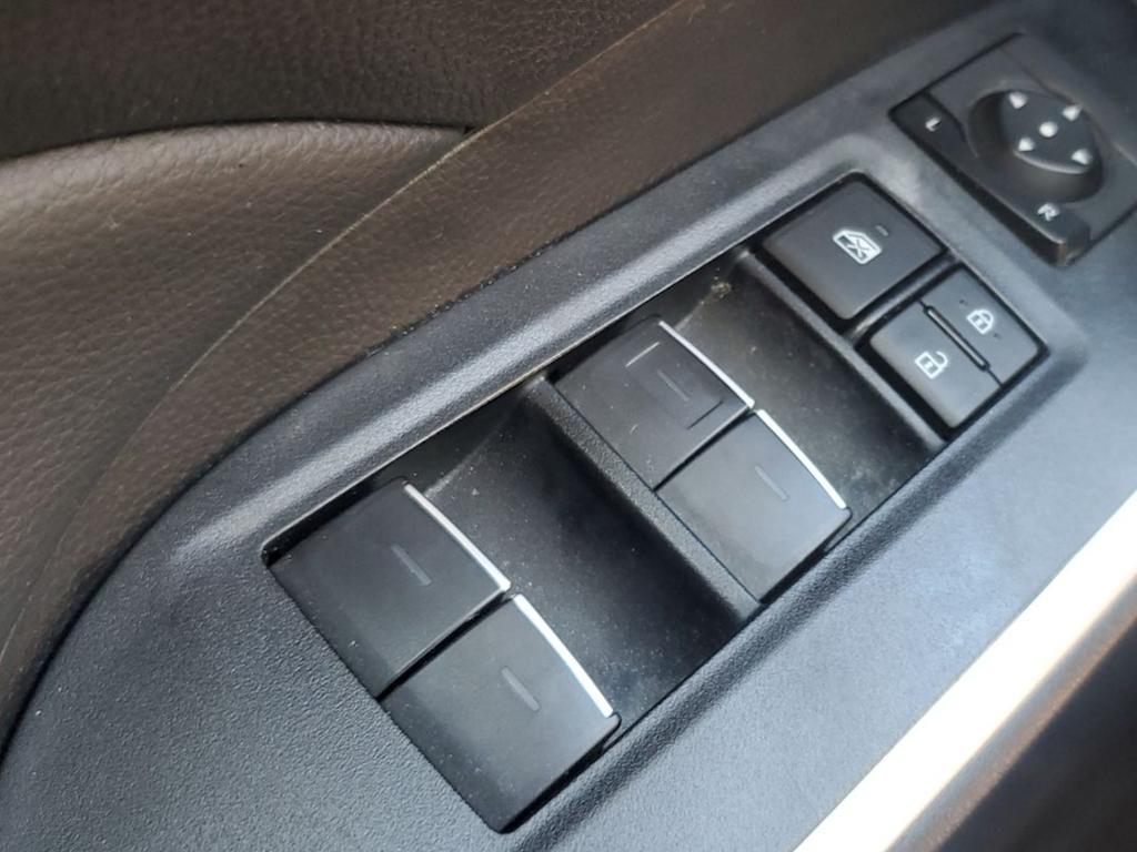 Thumbnail: 2025 Toyota RAV4 - 23