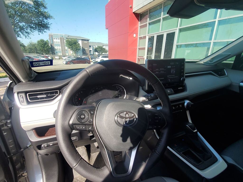 Thumbnail: 2022 Toyota RAV4 - 9