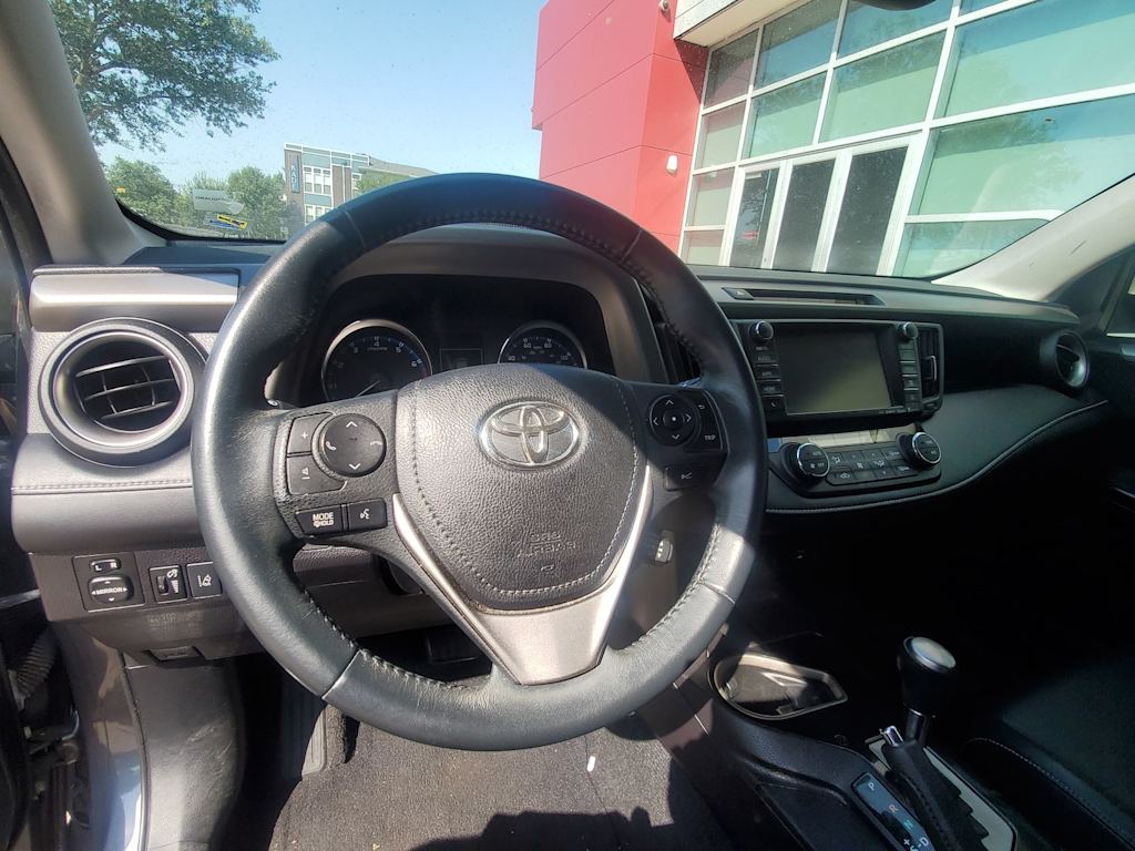 Thumbnail: 2016 Toyota RAV4 - 9