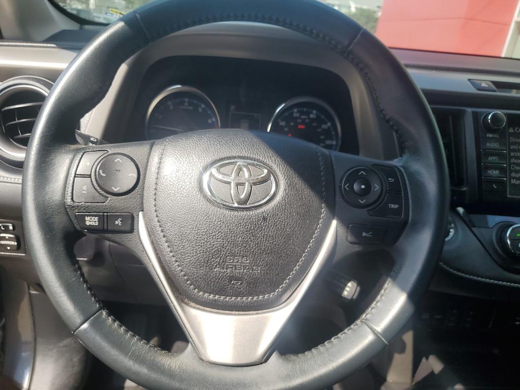 Thumbnail: 2016 Toyota RAV4 - 10