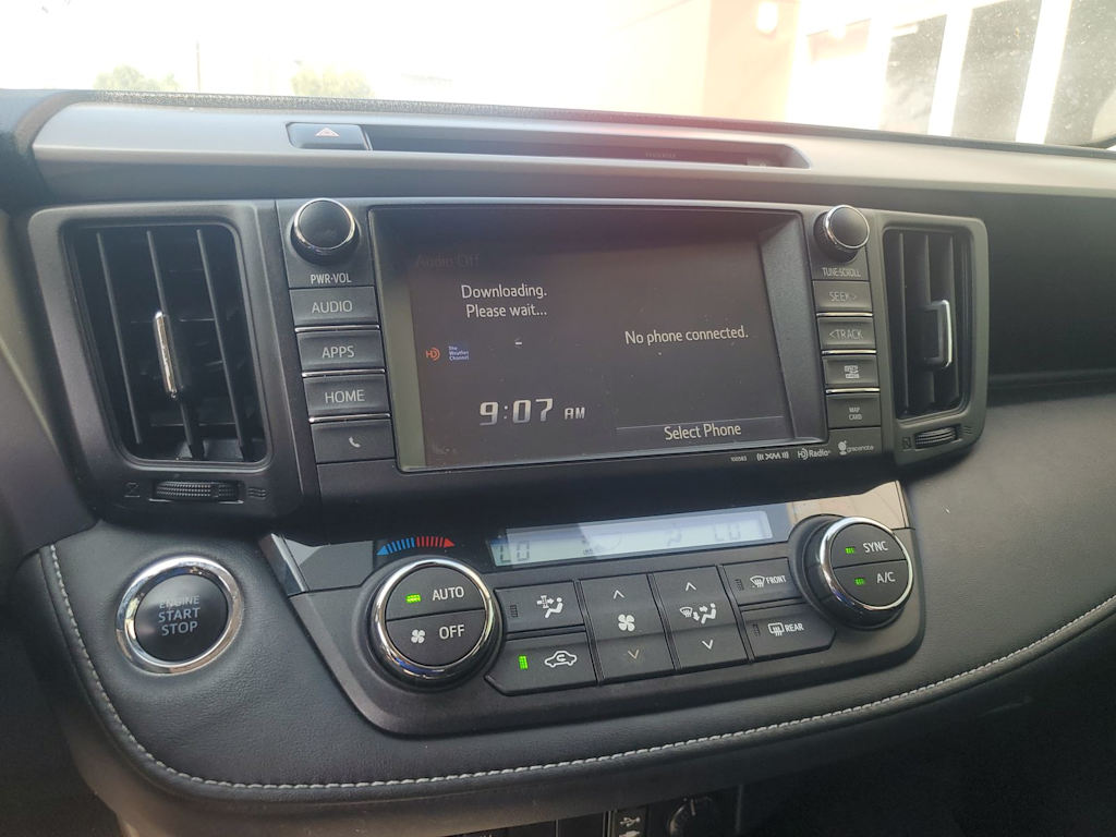 Thumbnail: 2016 Toyota RAV4 - 11